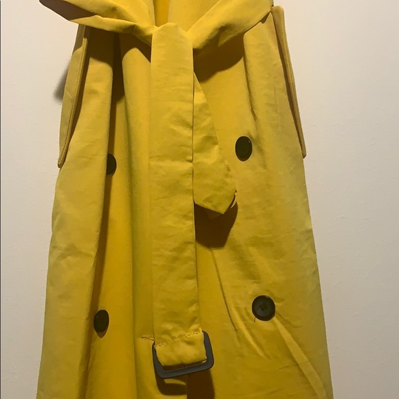 NWOT Gorgeous Long Trench Coat Yellow Vestπππ - Picture 11 of 11